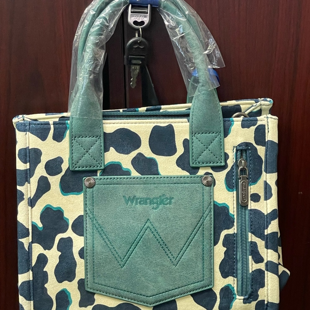 Wrangler Camouflage Blue and Cream Tote - Picture 2 of 4